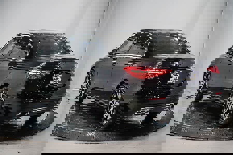 Used 2025 Mercedes-Benz C 300 Sedan image 2