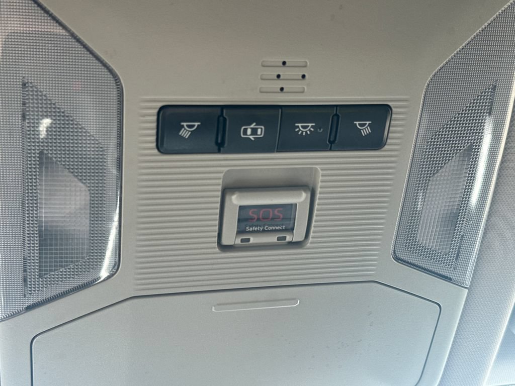 Used 2019 Toyota RAV4 LE w/ All Weather Liner Package AWD/4WD image 29