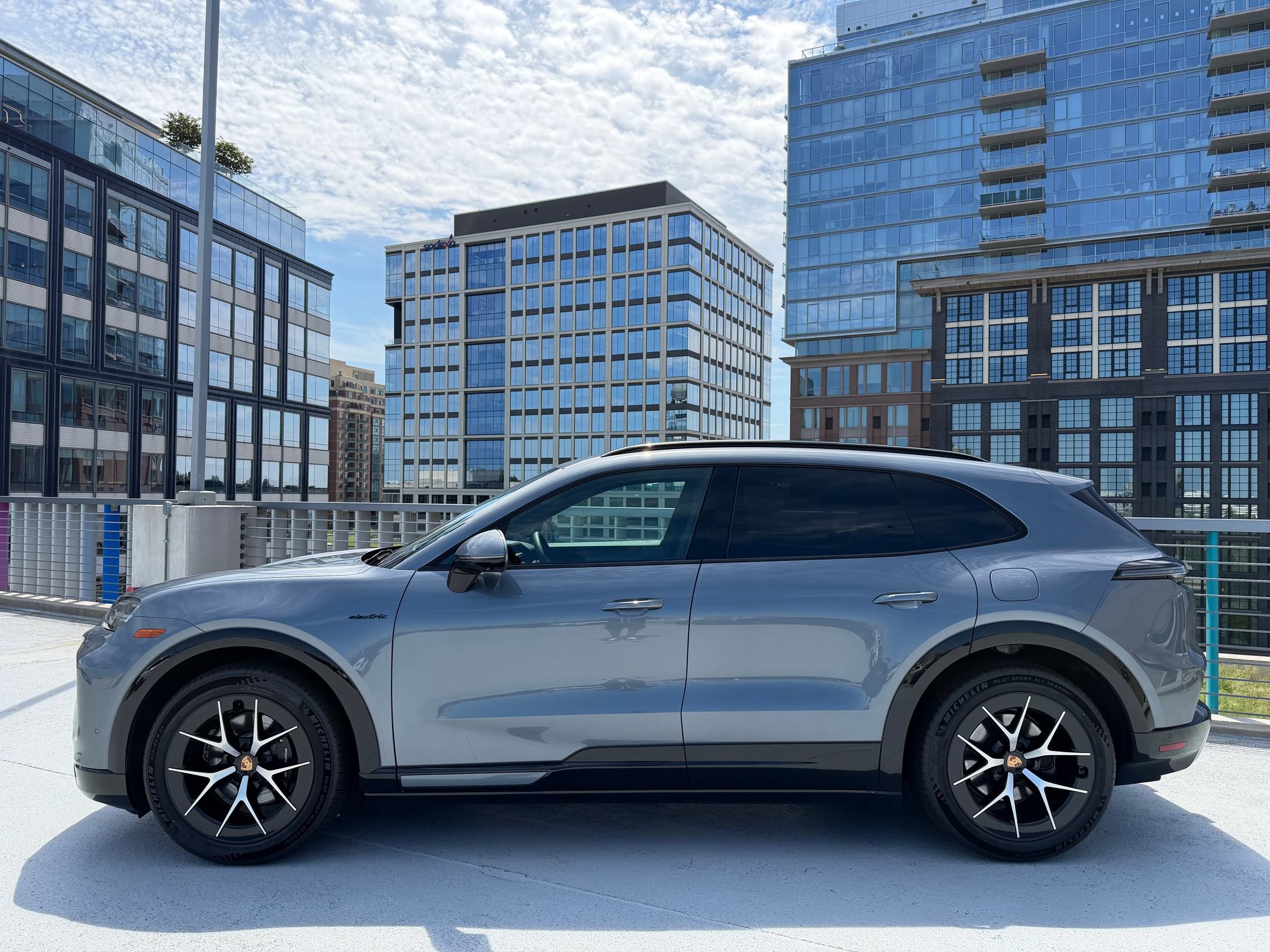 New 2026 Porsche Cayenne E-Hybrid AWD/4WD image 2