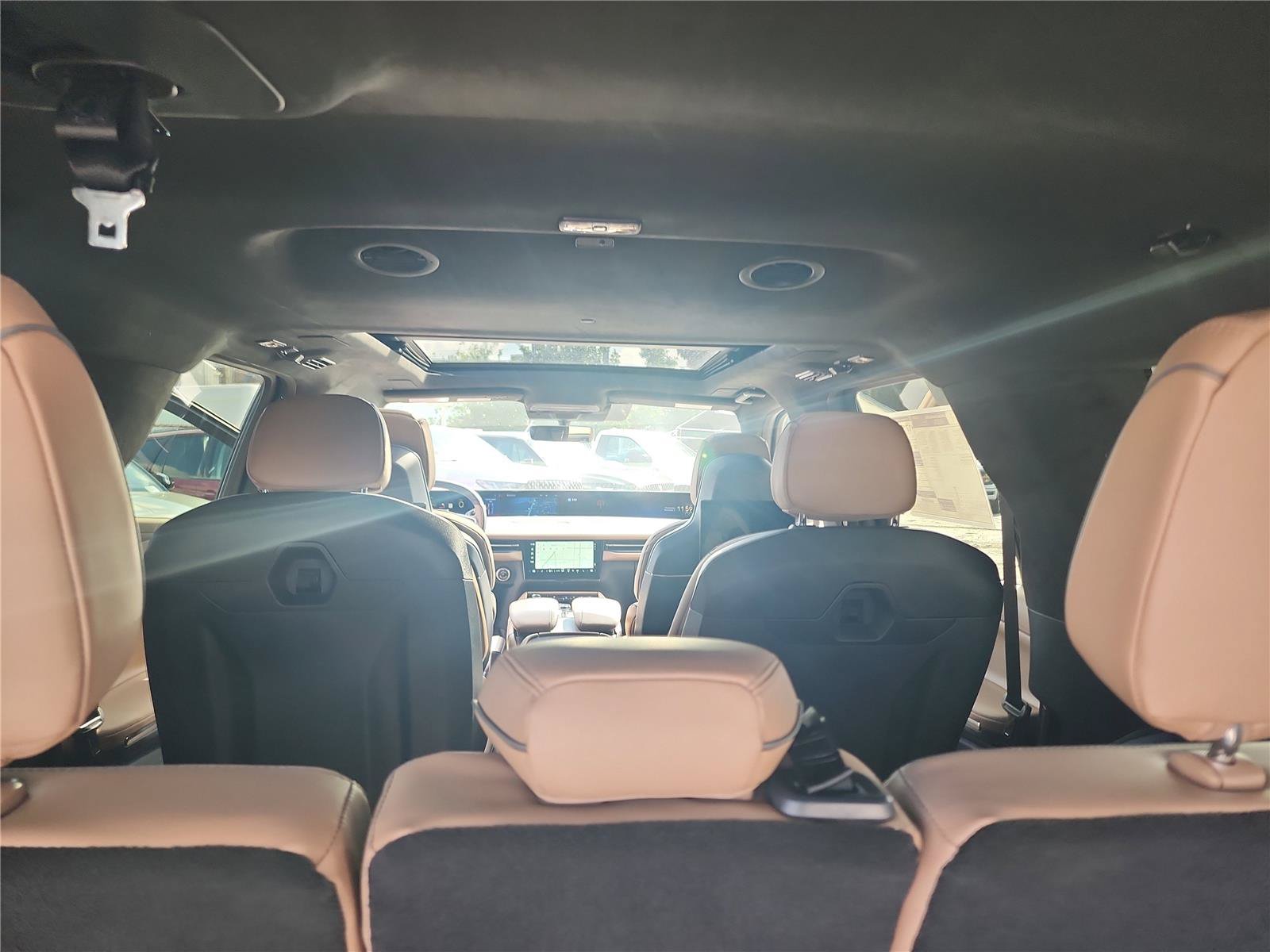 New 2025 Lincoln Navigator L Black Label AWD/4WD image 24