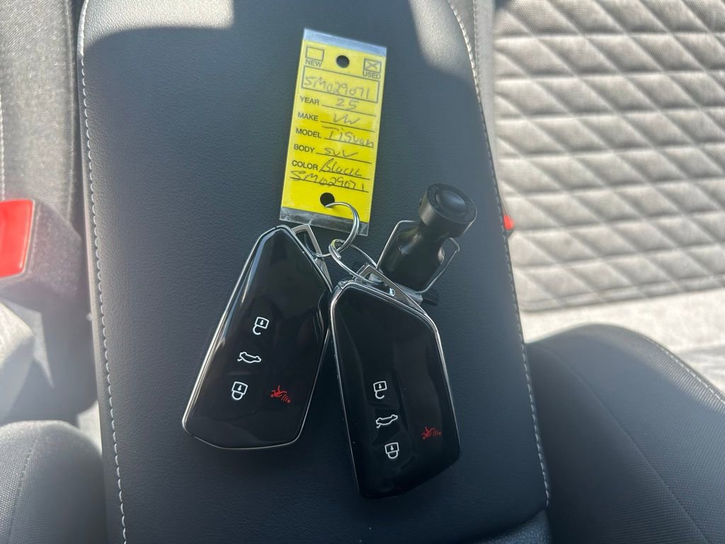 Used 2025 Volkswagen Tiguan S image 61
