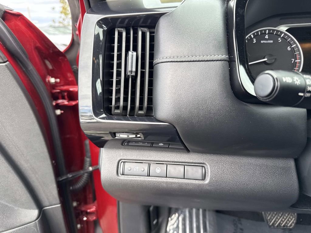 Certified 2024 Nissan Pathfinder SV image 34