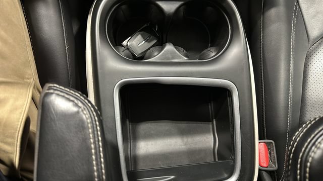 Used 2024 Chrysler Pacifica Touring-L FWD image 19