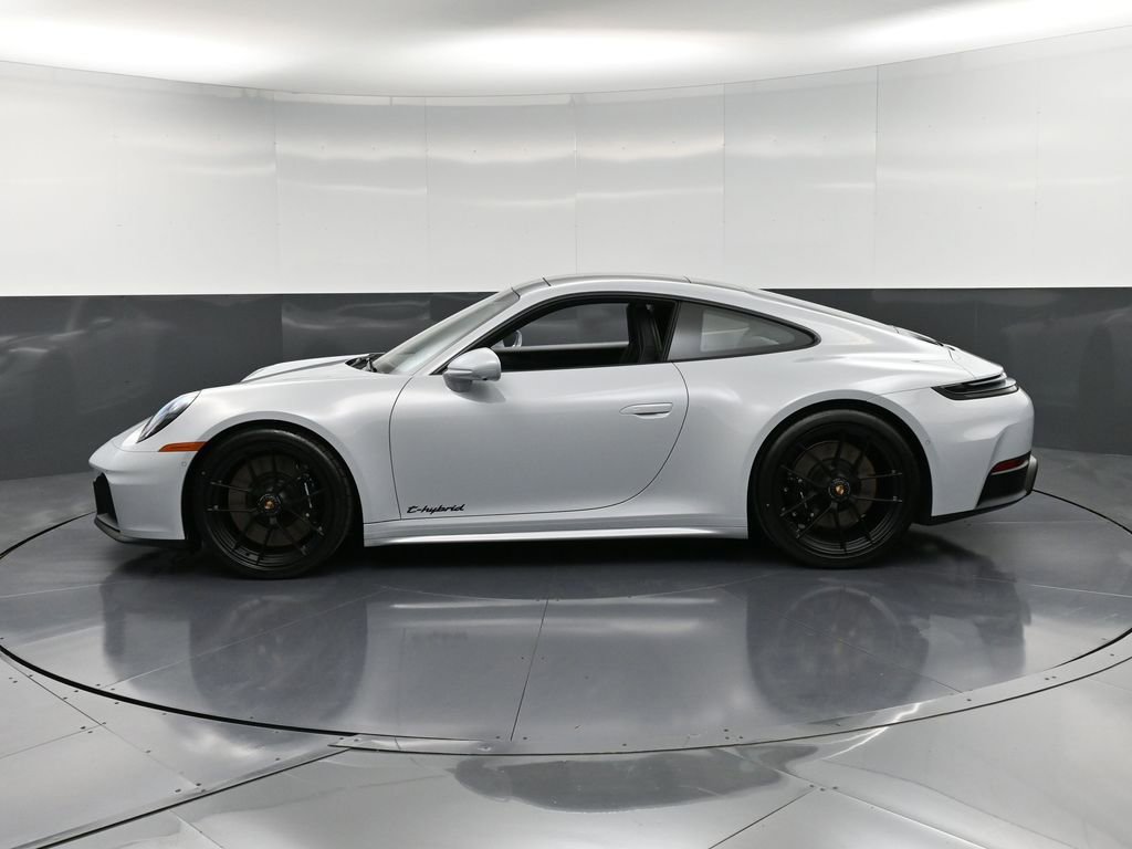 New 2026 Porsche 911 Carrera GTS image 2