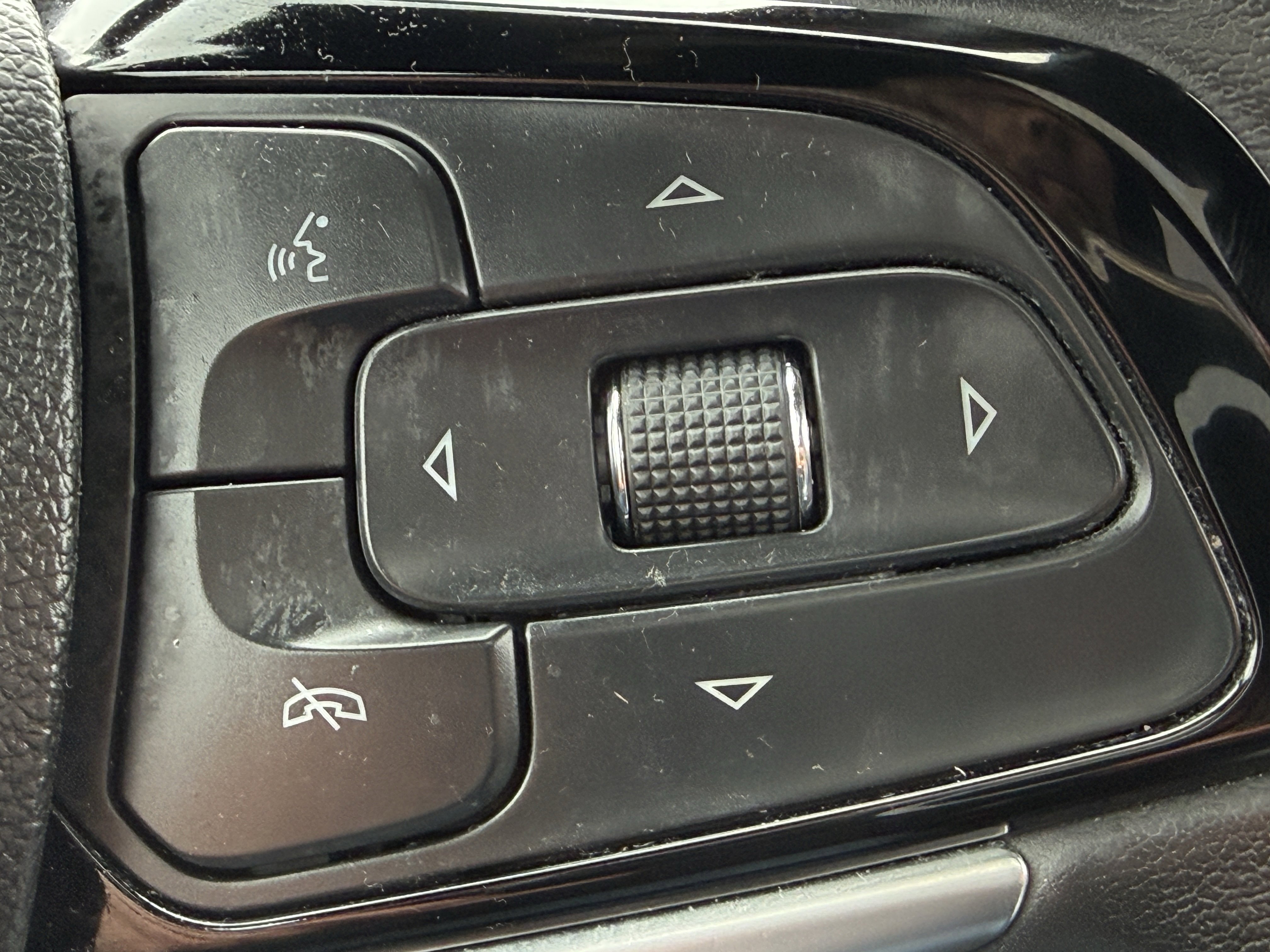 Used 2023 Buick Enclave Essence w/ Experience Buick Package image 37