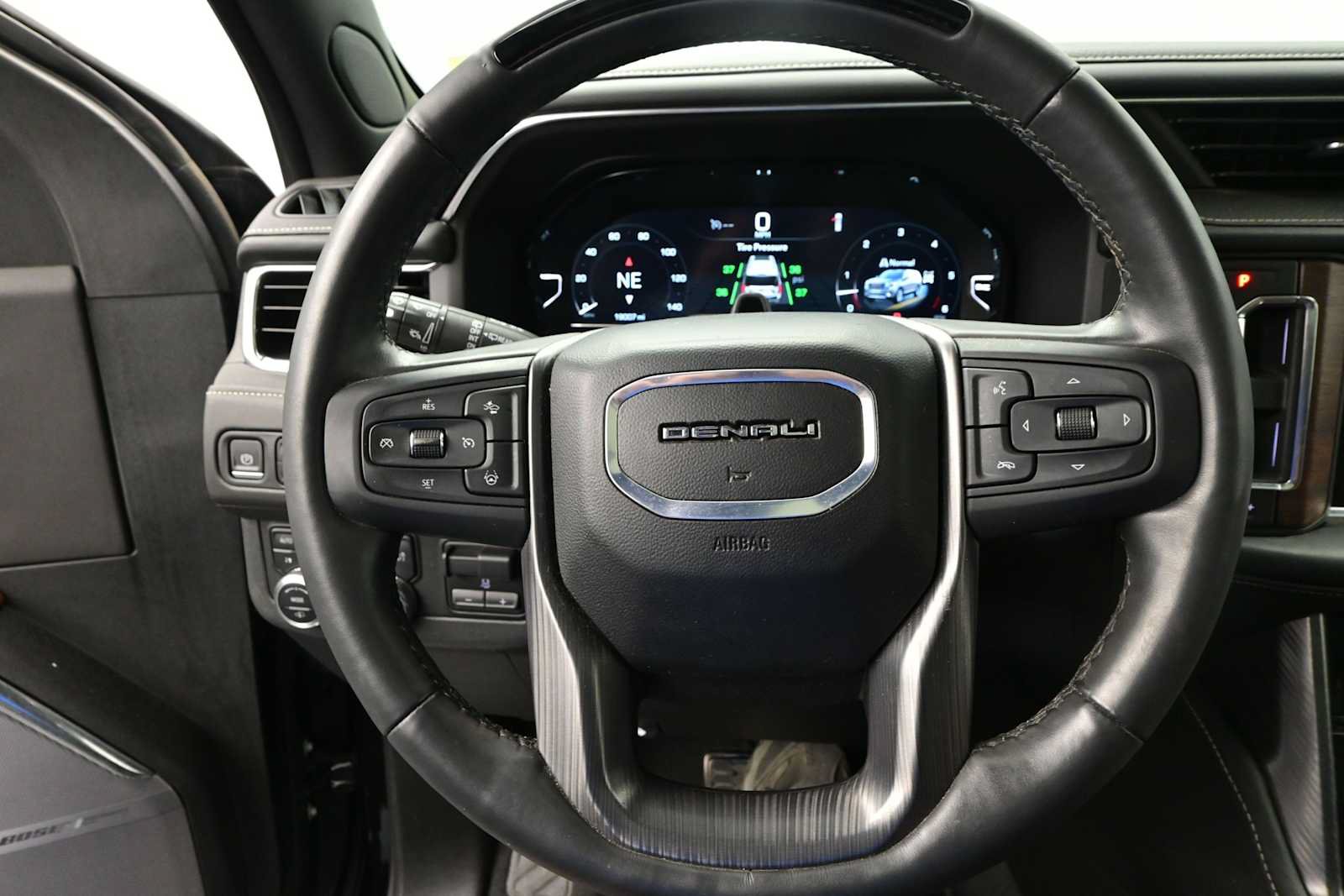 Used 2024 GMC Yukon Denali Ultimate AWD/4WD image 12