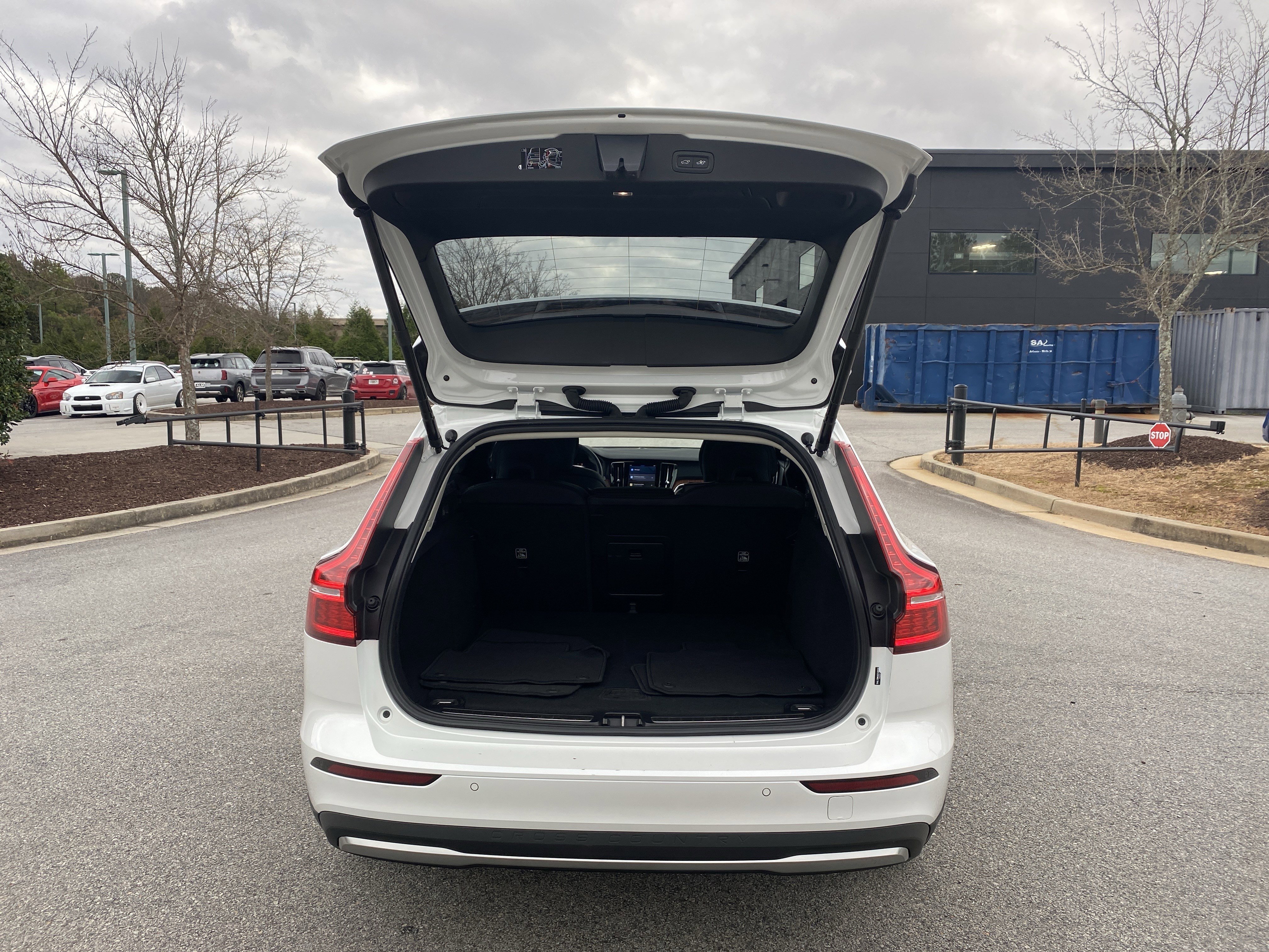 Used 2025 Volvo V60 B5 Cross Country Plus image 50