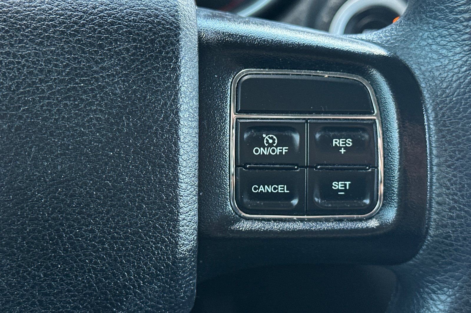 Used 2019 Dodge Journey SE image 28