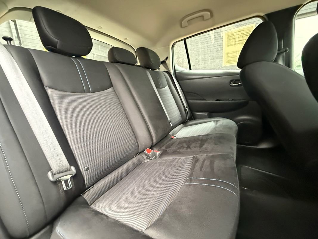 Used 2020 Nissan Leaf SV w/ SV Technology Package FWD image 21