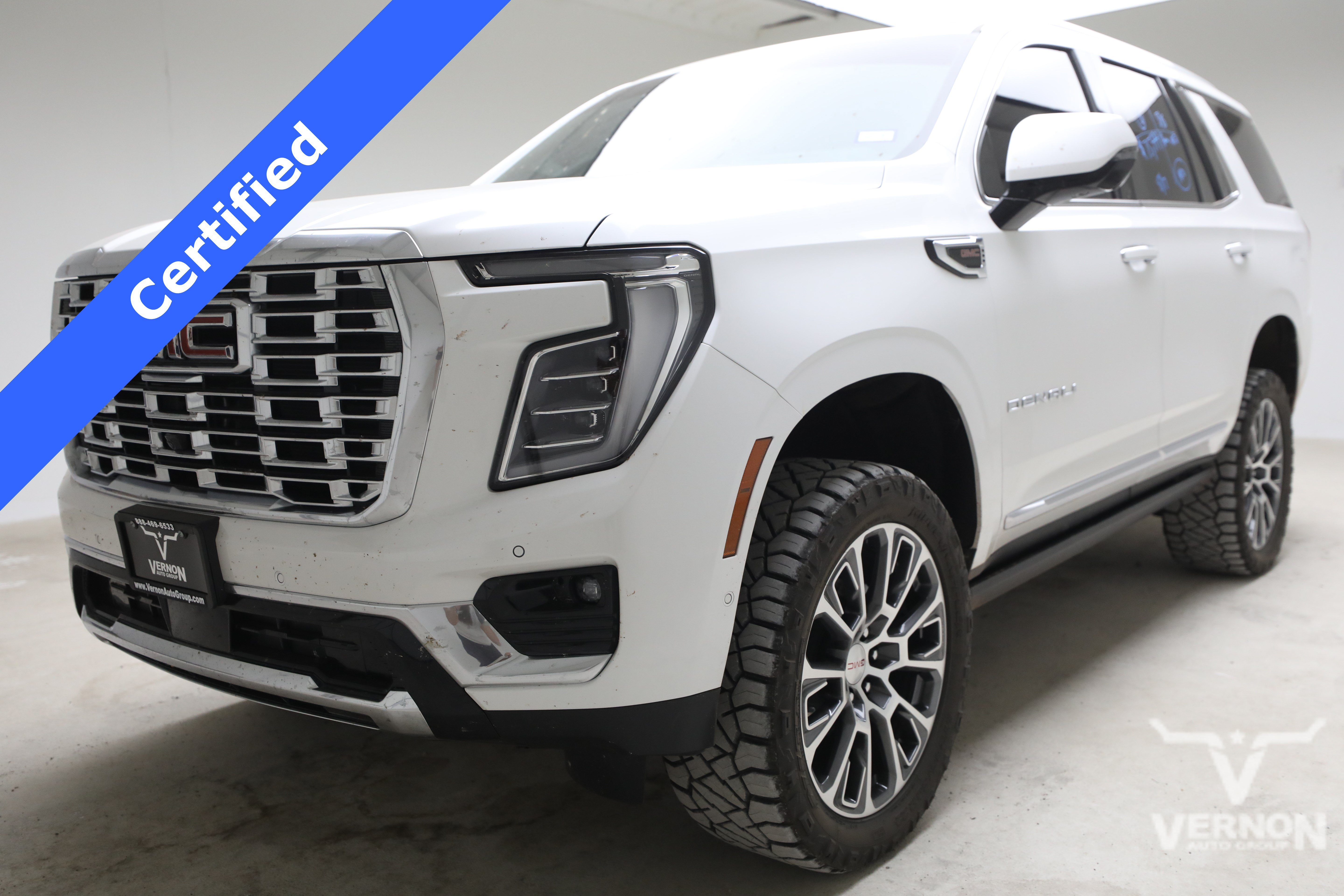 Used 2025 GMC Yukon Denali w/ Sun & Power Step Package