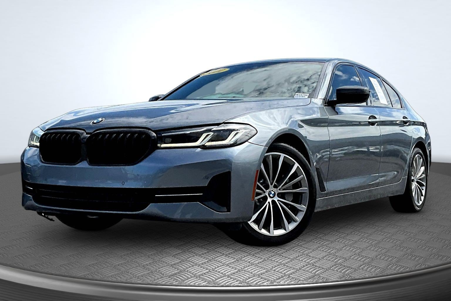 Used 2022 BMW 530i w/ M Sport Package RWD image 1
