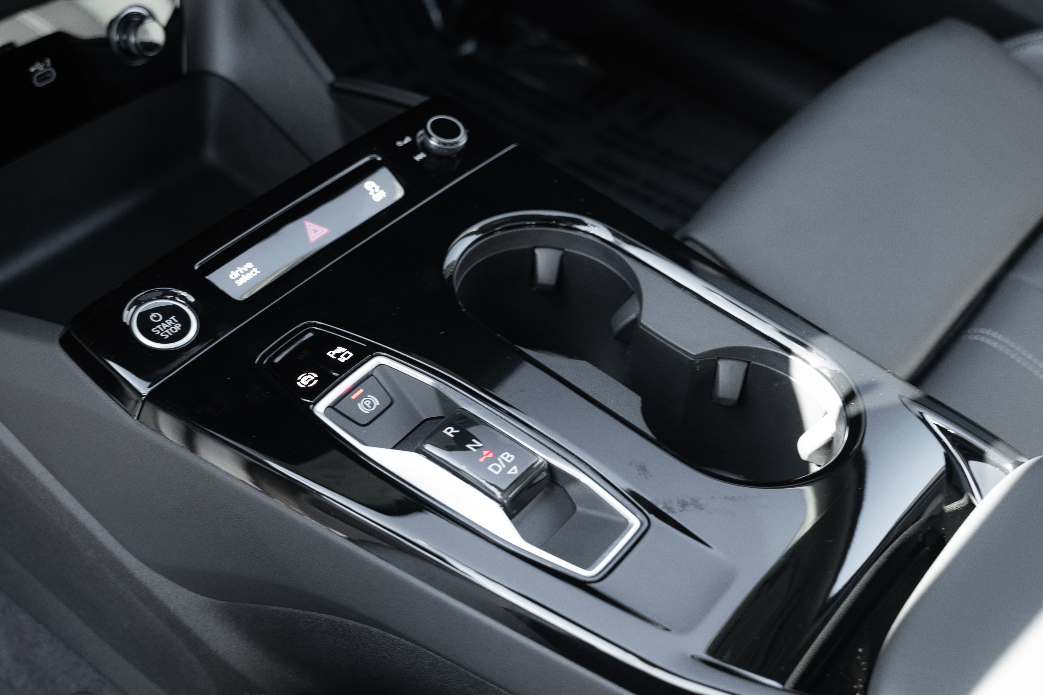 Certified 2025 Audi Q6 e-tron Premium Plus w/ Premium Plus AWD/4WD image 18