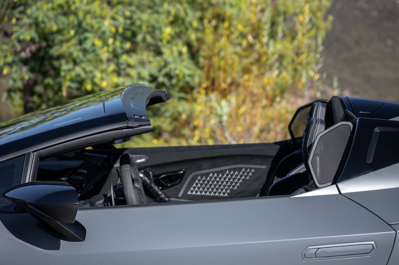 Used 2018 Lamborghini Huracan Performante image 77