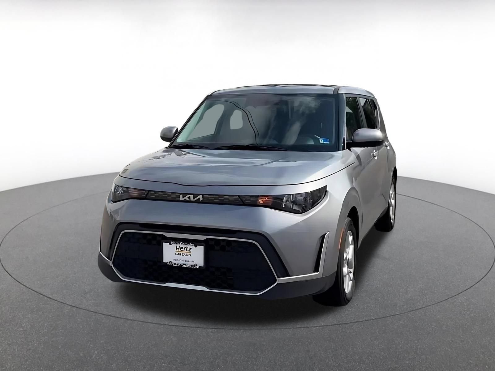 Used 2025 Kia Soul LX w/ LX Technology Package FWD image 5