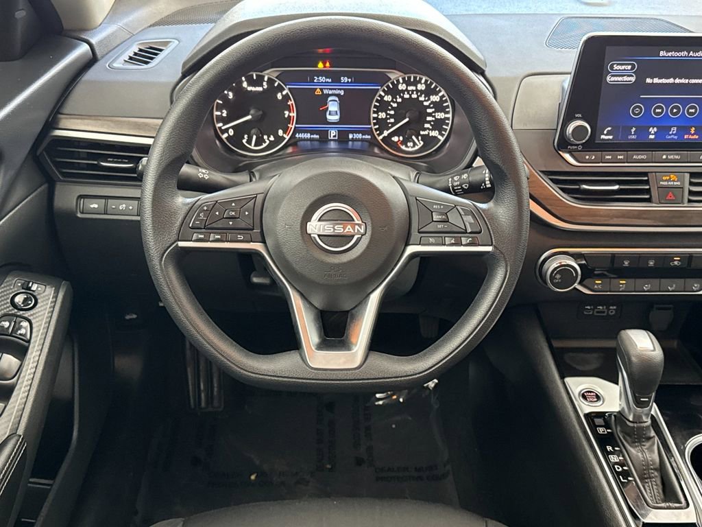 Used 2024 Nissan Altima 2.5 SV image 13