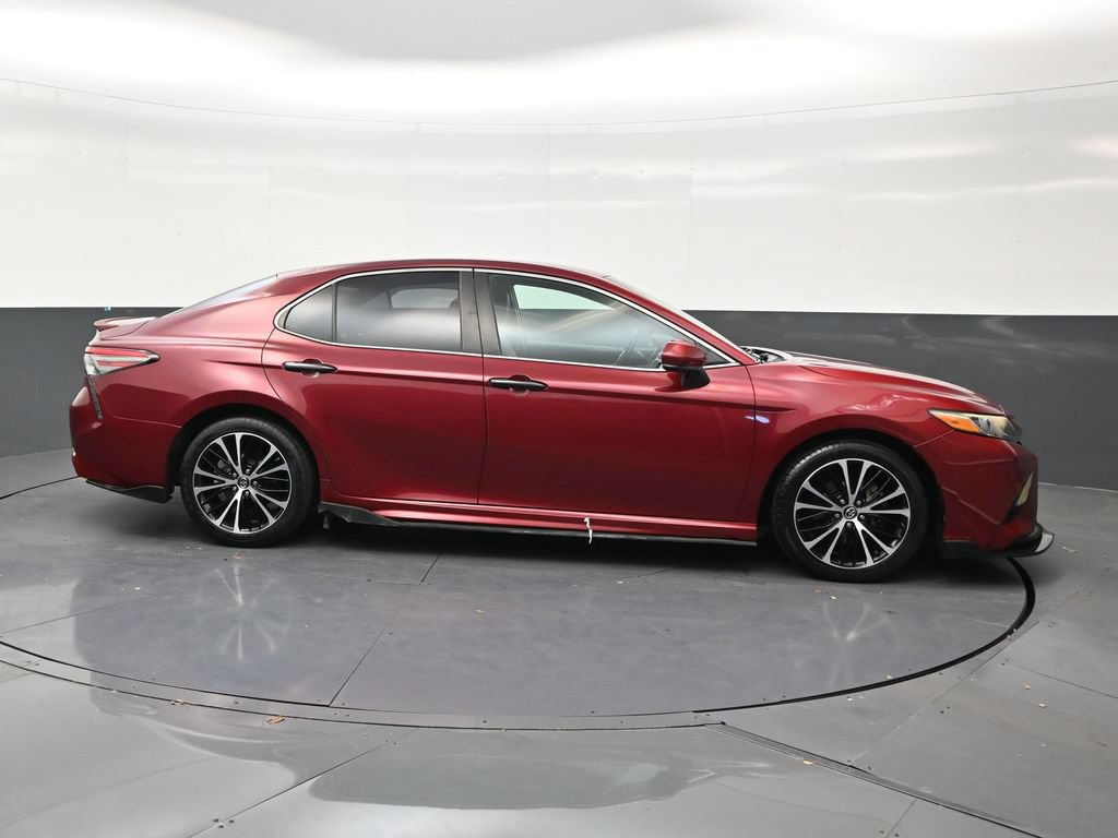 Used 2018 Toyota Camry SE FWD image 6
