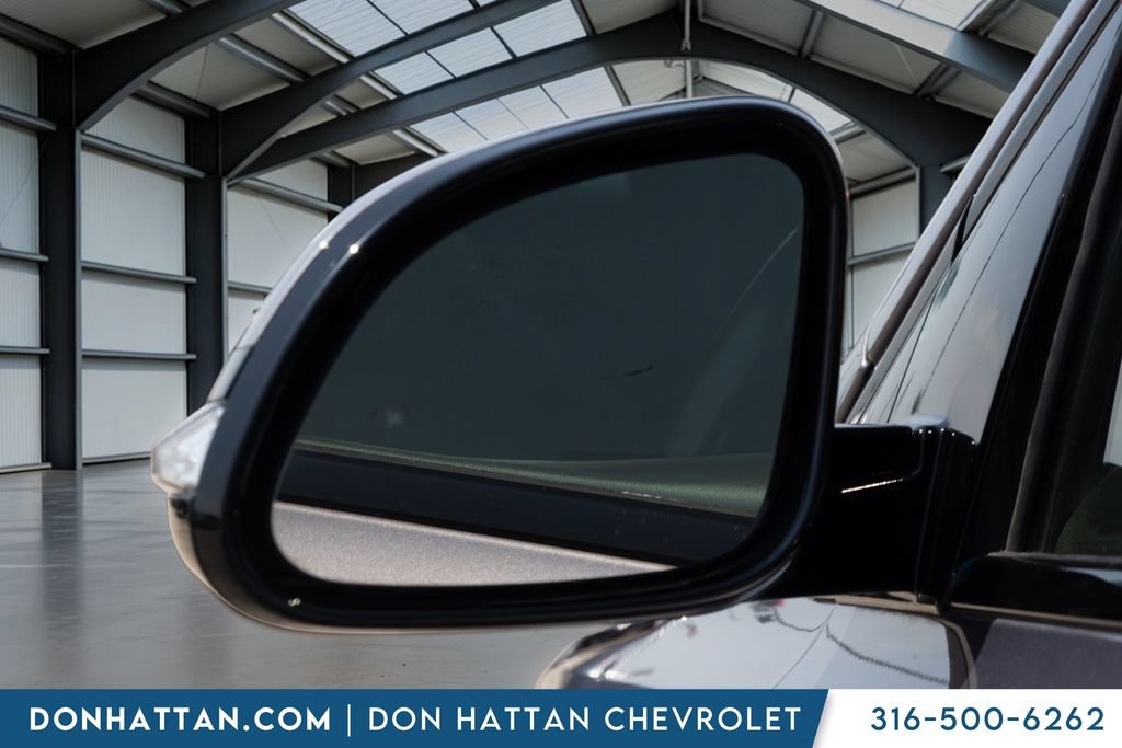 Used 2023 Chevrolet Bolt EUV Premier FWD image 27