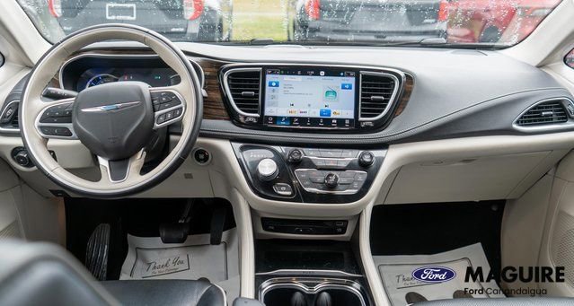 Used 2021 Chrysler Pacifica Limited w/ Uconnect Theater Family Group image 19