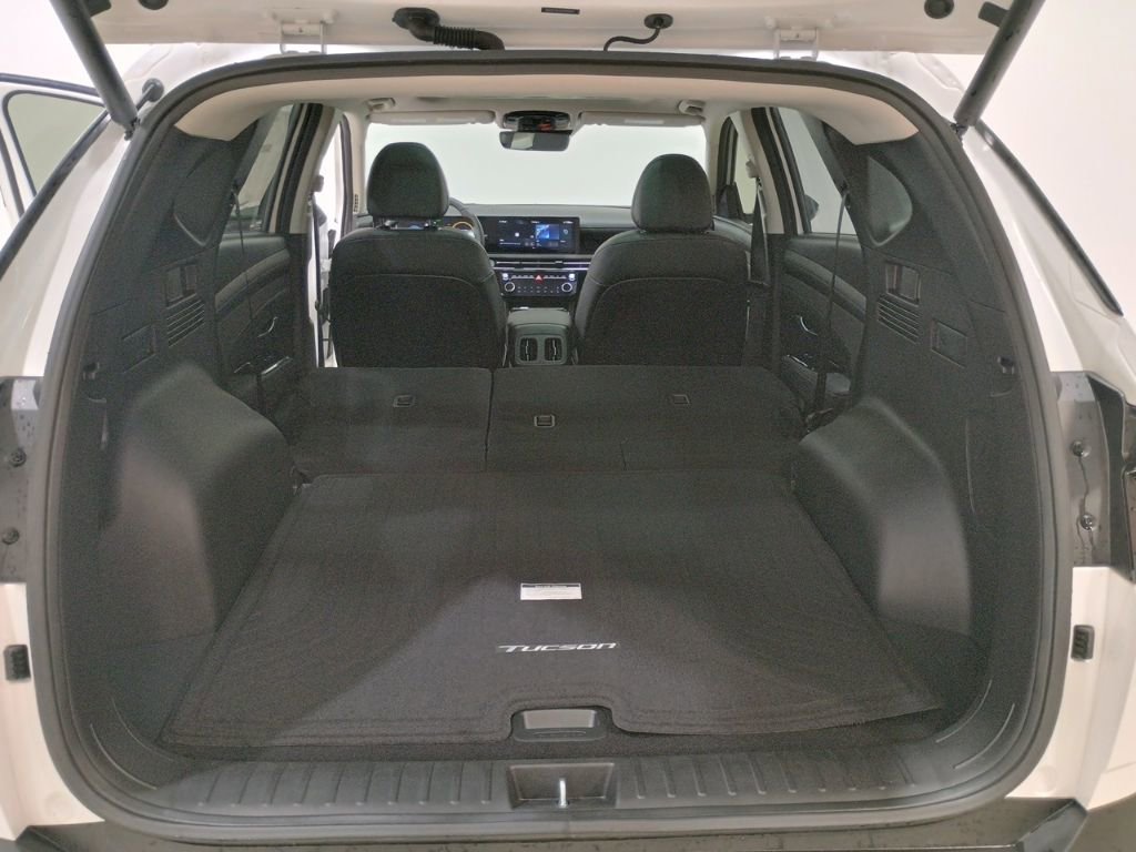New 2025 Hyundai Tucson Limited image 30