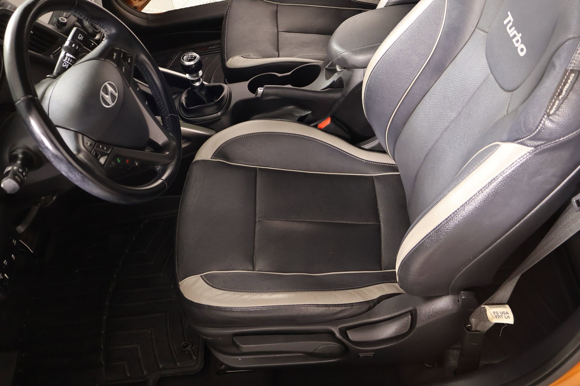 Used 2015 Hyundai Veloster Turbo w/ Option Group 04 image 11