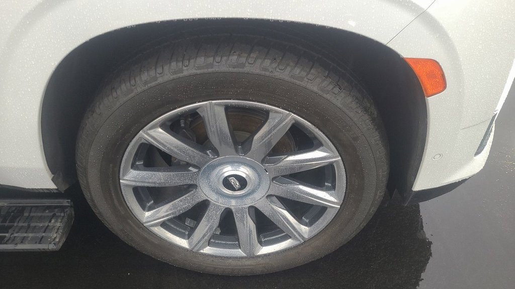 Used 2023 Cadillac Escalade ESV Premium Luxury Platinum w/ Heavy-Duty Trailer Package image 9