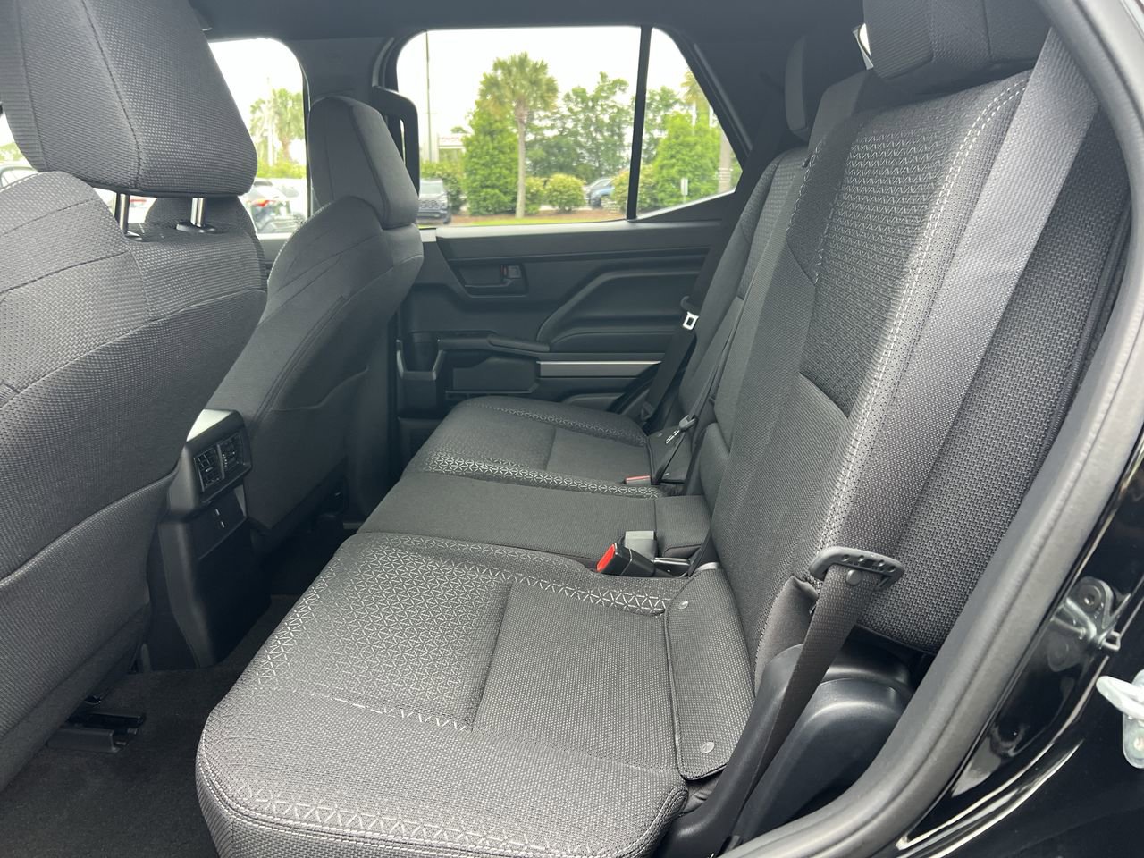 Used 2025 Toyota 4Runner SR5 AWD/4WD image 32
