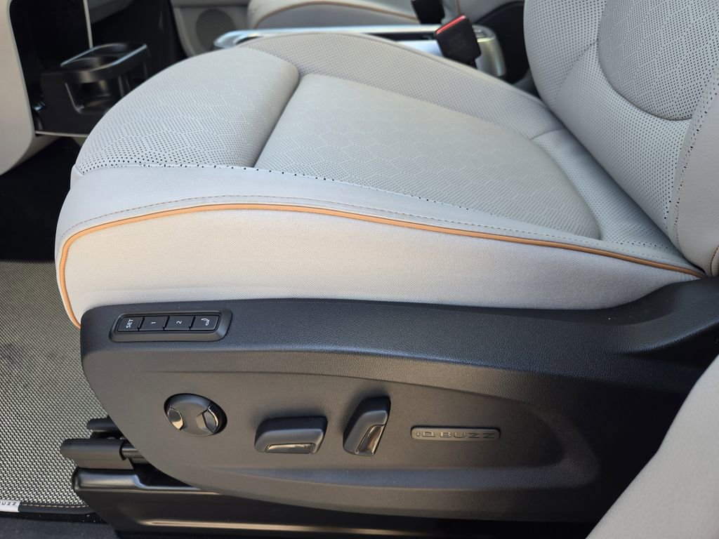 New 2025 Volkswagen ID. Buzz 1st Edition image 19