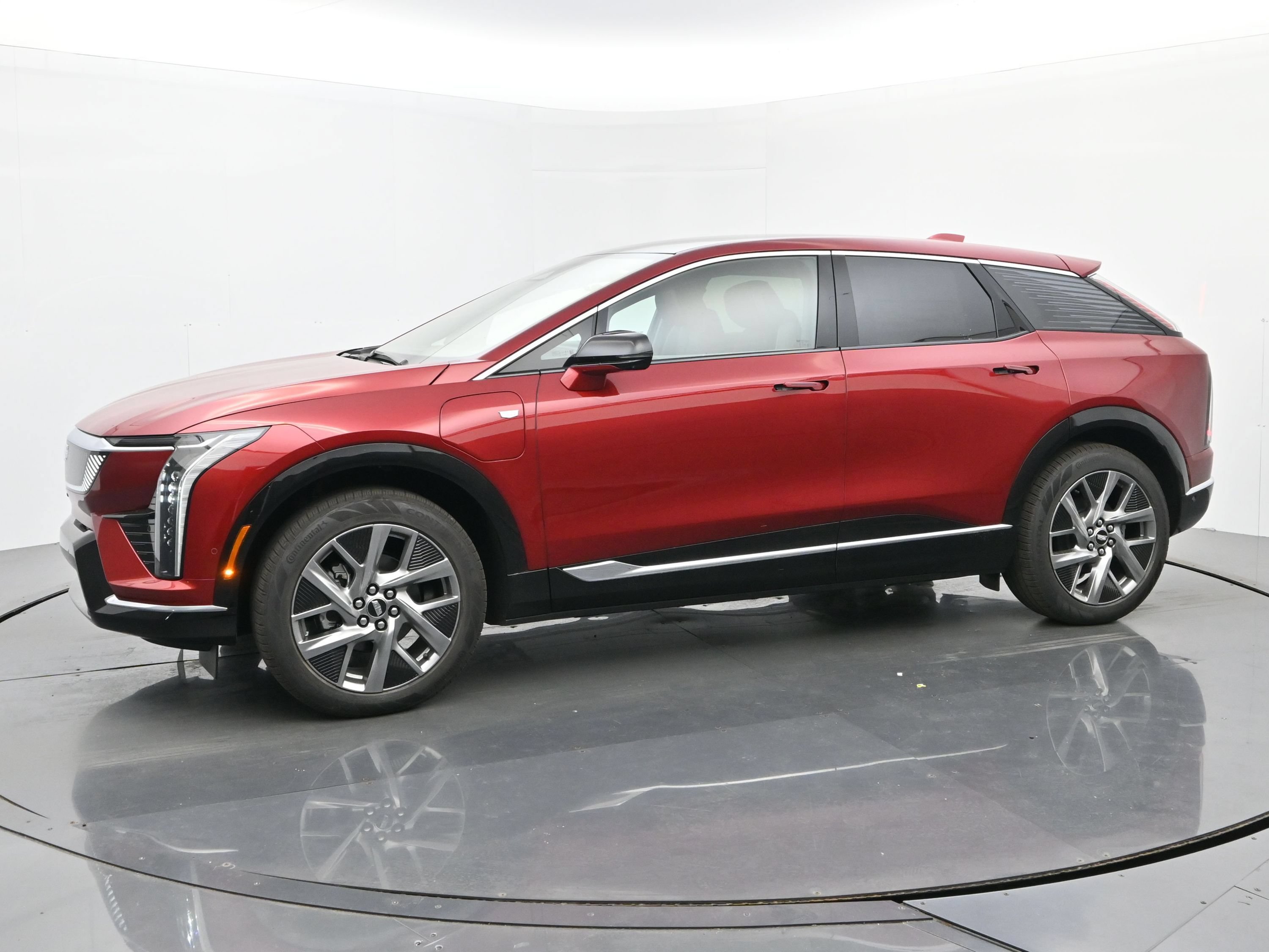 New 2026 Cadillac Optiq Luxury 1 w/ LPO, Floor Liner Package AWD/4WD image 2