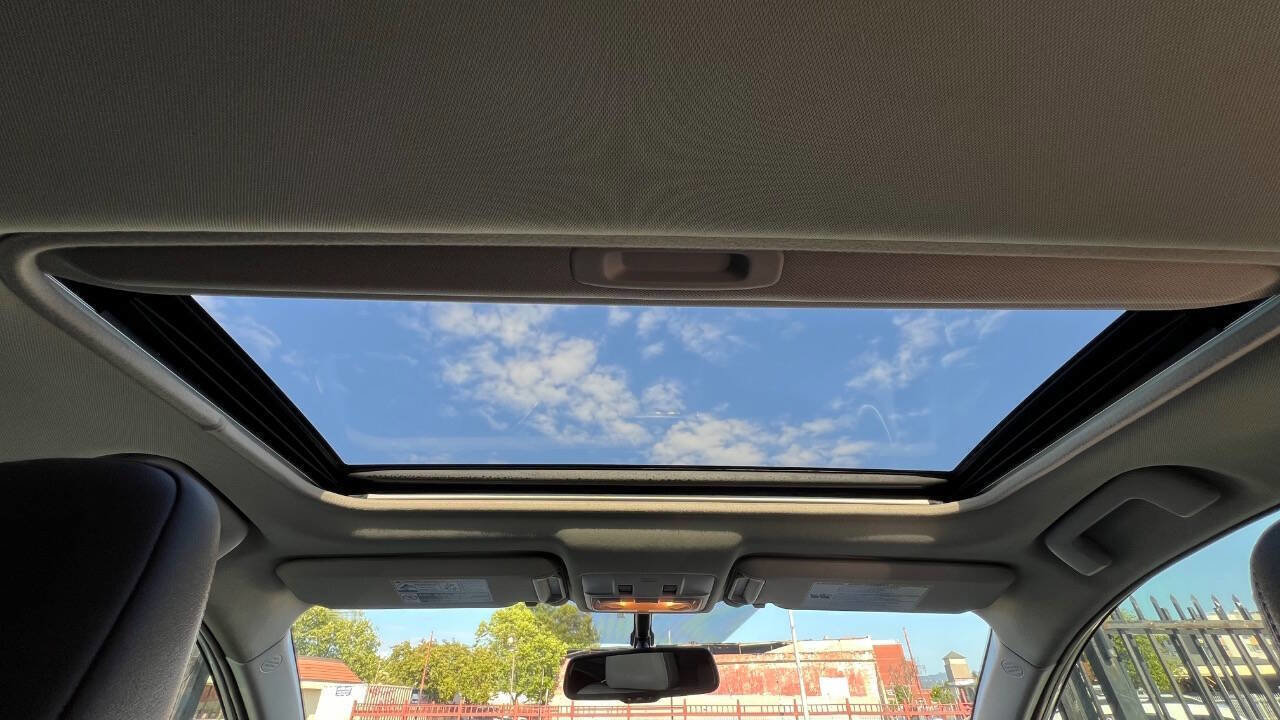 Used 2015 Toyota RAV4 Limited FWD image 17