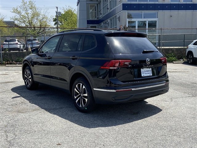 Used 2024 Volkswagen Tiguan S image 8