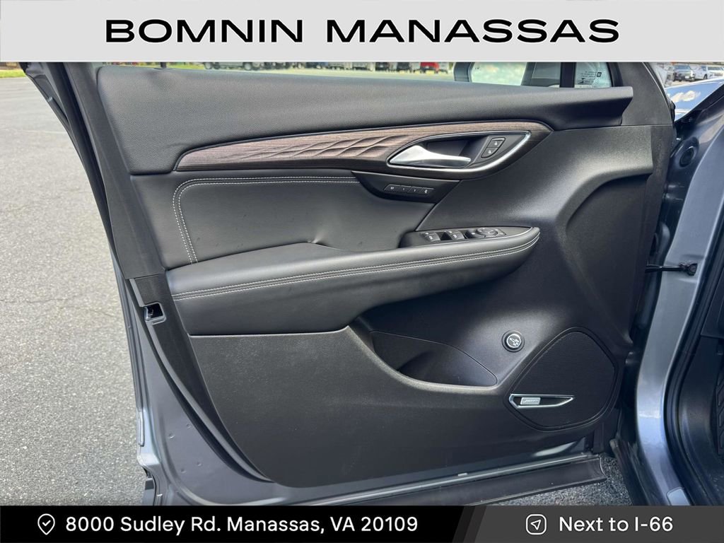 Used 2022 Buick Envision Avenir w/ Technology Package II AWD/4WD image 8