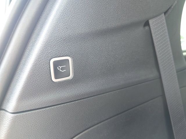 New 2025 Chrysler Pacifica Select w/ Uconnect Theater Family Group image 25