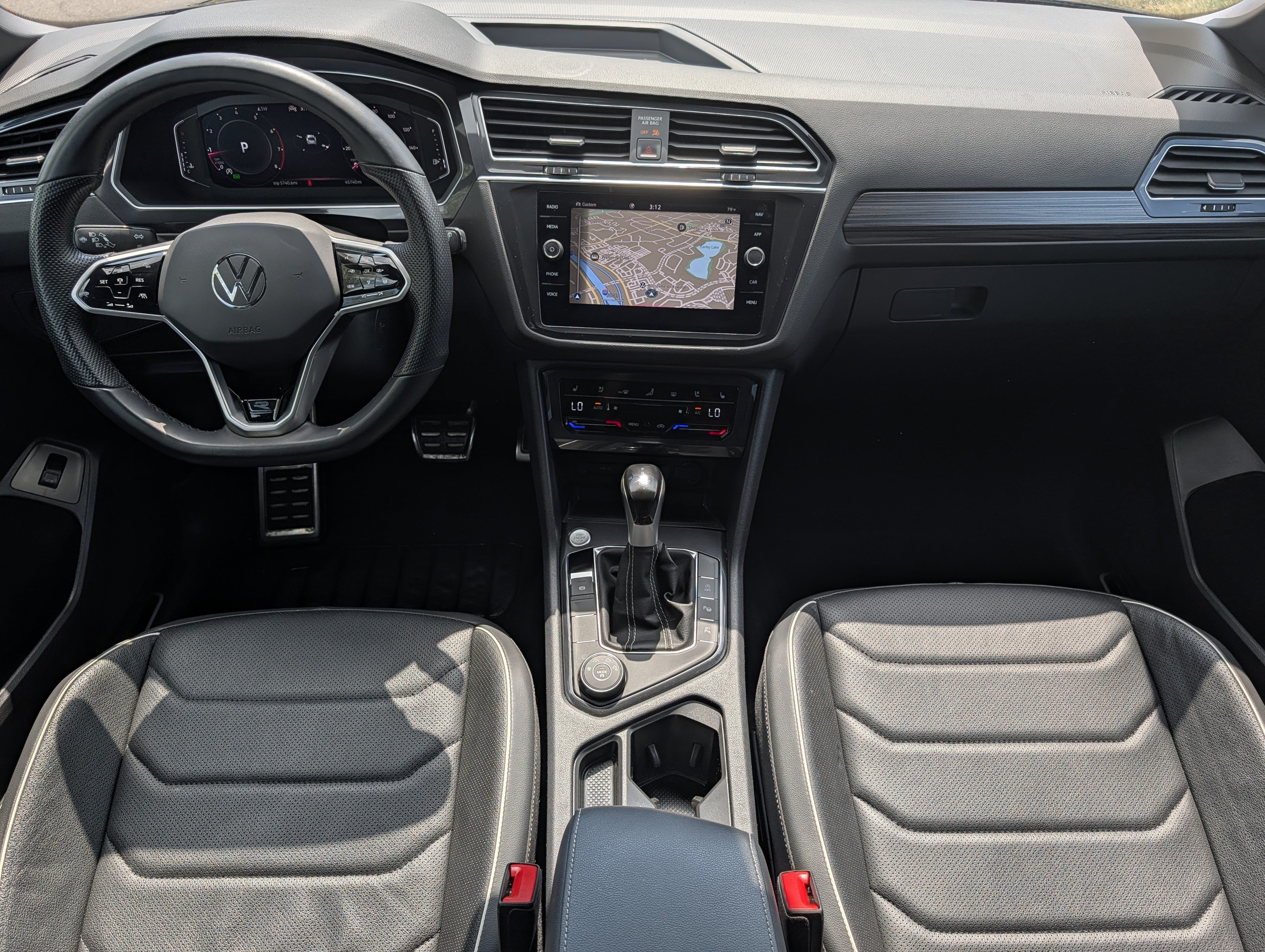 Used 2023 Volkswagen Tiguan SEL R-Line AWD/4WD image 10