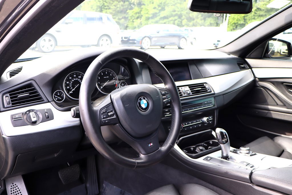 Used 2013 BMW 550i xDrive Sedan AWD/4WD image 15
