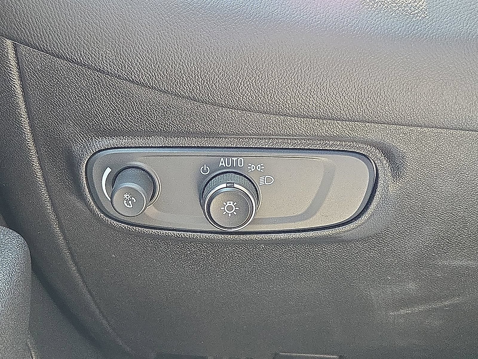 Used 2022 Chevrolet Equinox LT FWD image 25