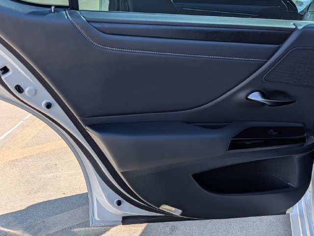 Used 2023 Lexus ES 350 w/ Premium Package FWD image 14