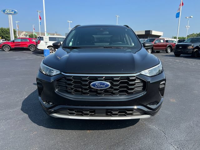 Certified 2023 Ford Escape ST-Line w/ Tech Pack #1 FWD image 2