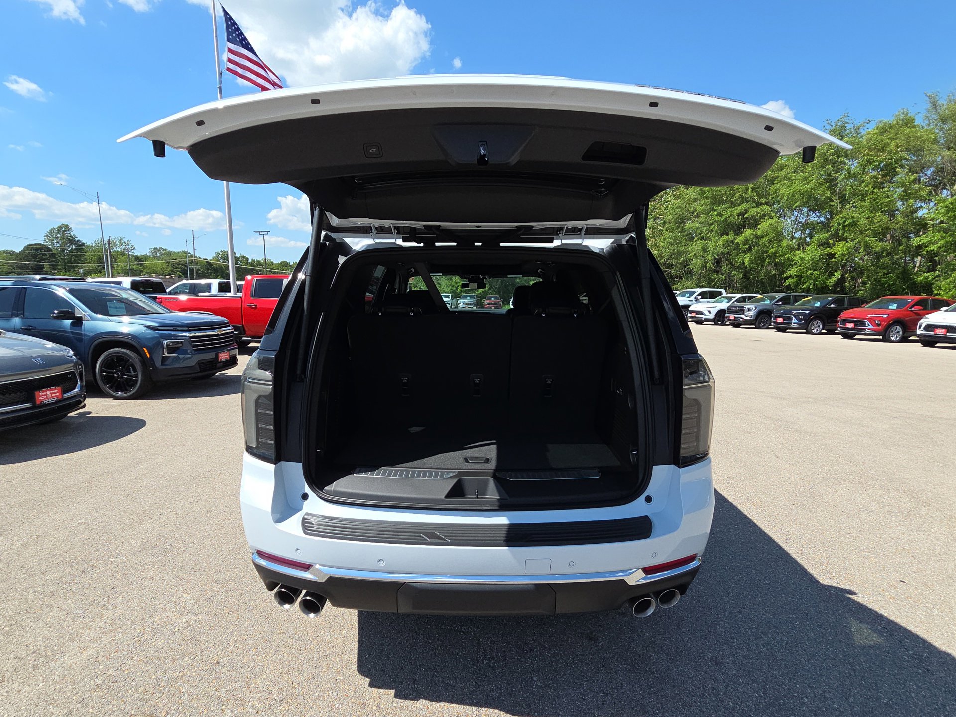 New 2026 Chevrolet Tahoe Premier w/ Sun And Tow Package AWD/4WD image 33