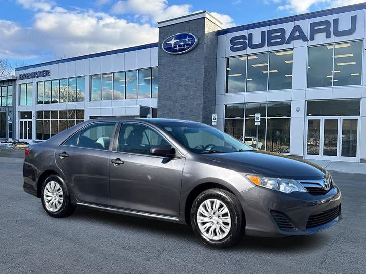 Used 2014 Toyota Camry LE FWD image 1