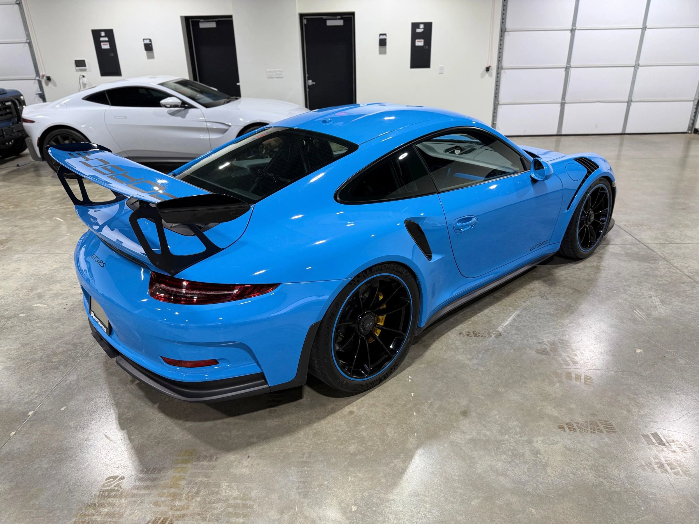 Used 2016 Porsche 911 GT3 RS RWD image 9
