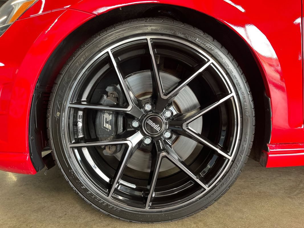 Used 2015 Volkswagen Golf R 4-Door AWD/4WD image 24