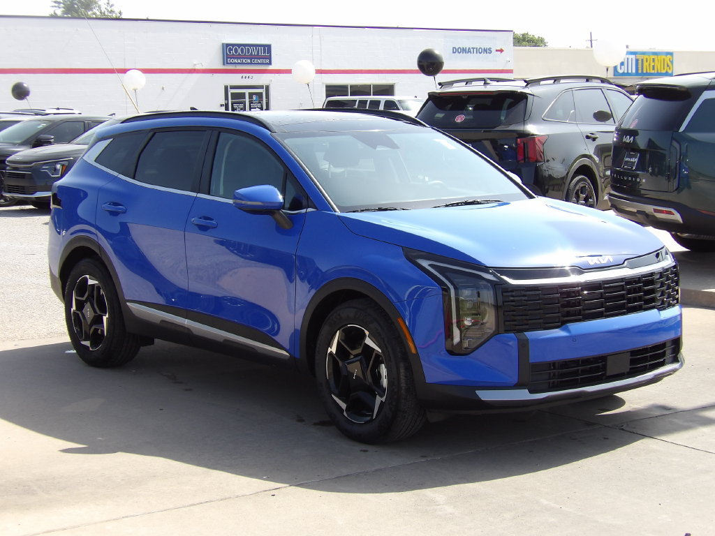 New 2026 Kia Sportage EX w/ EX Panorama Roof Package FWD image 4