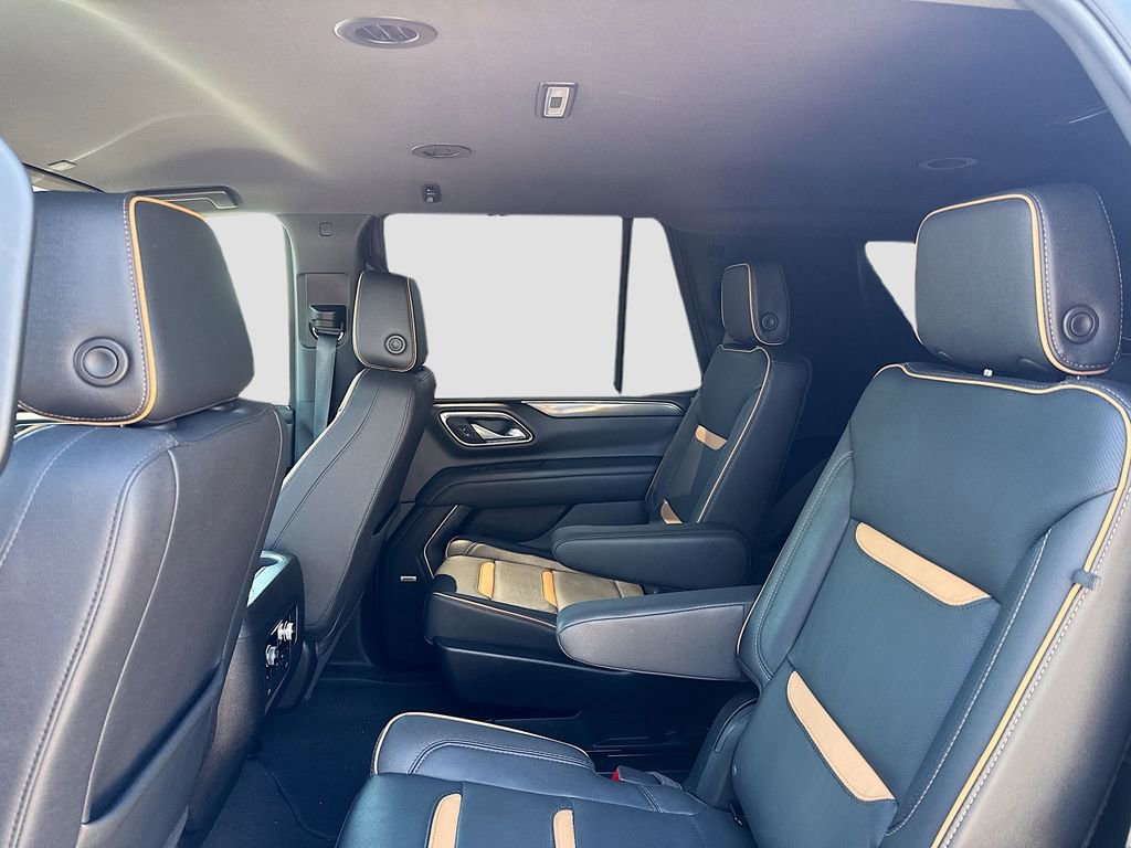 Used 2024 GMC Yukon AT4 w/ Technology Package AWD/4WD image 23