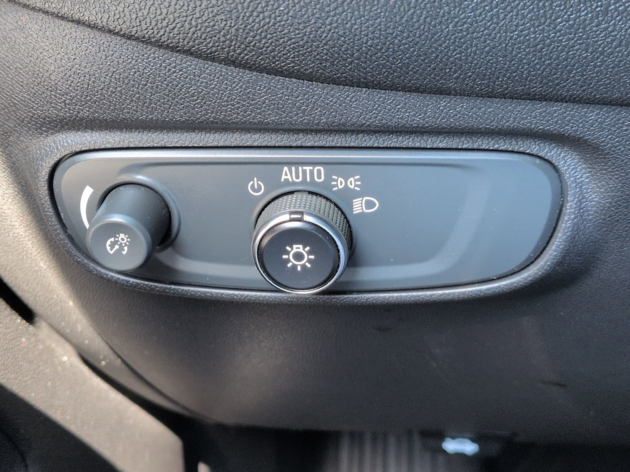 Used 2021 Chevrolet Equinox LT FWD image 17