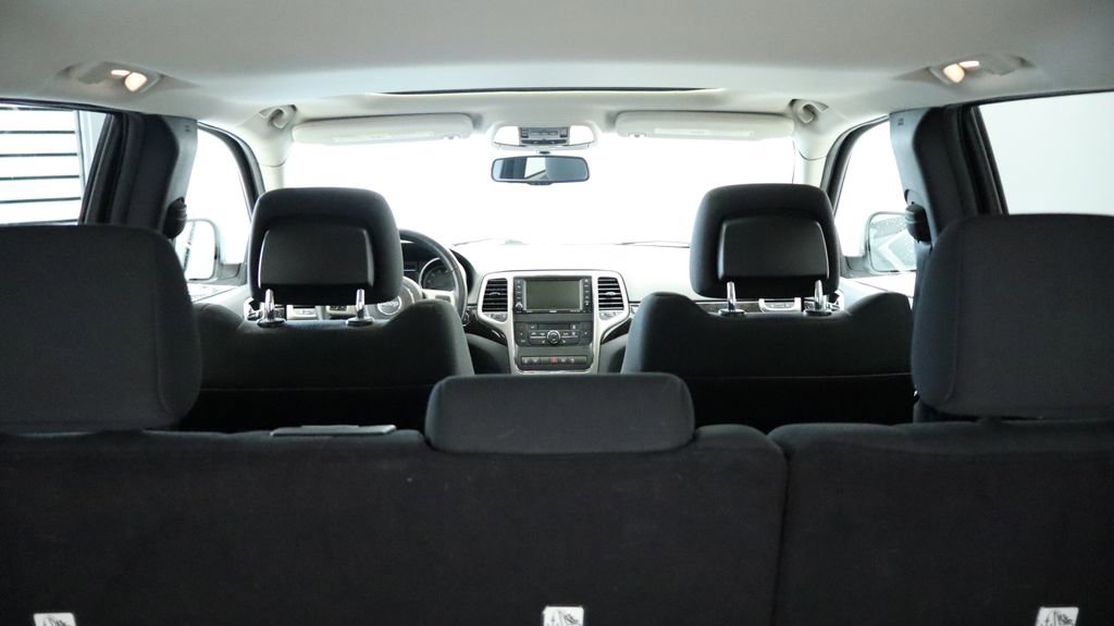 Used 2012 Jeep Grand Cherokee Laredo image 18