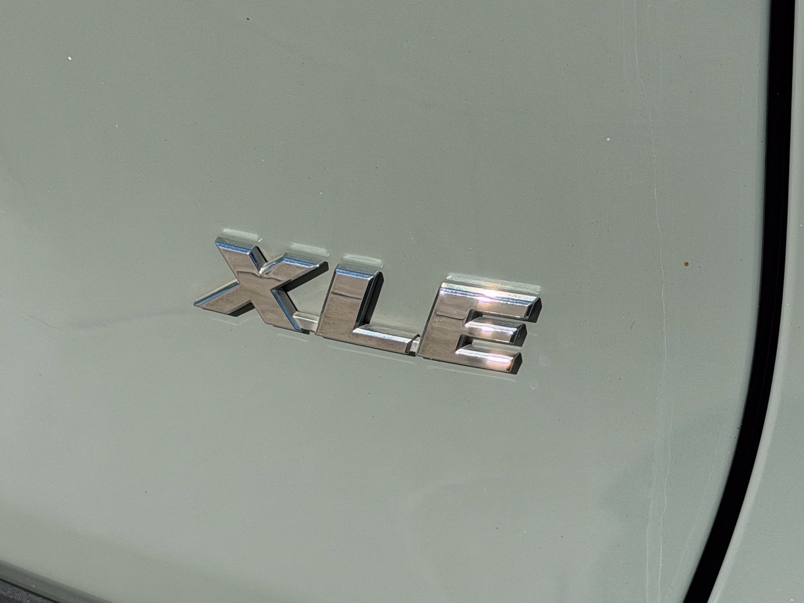 Used 2020 Toyota RAV4 XLE Premium FWD image 11