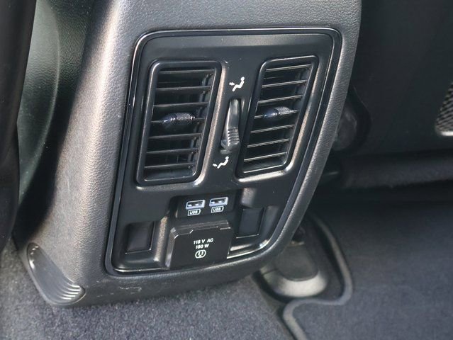 Used 2020 Jeep Grand Cherokee Limited image 19