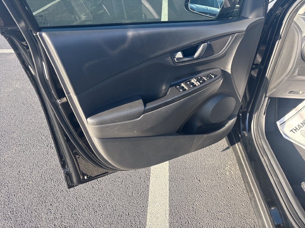 Used 2023 Hyundai Kona SEL AWD/4WD image 11