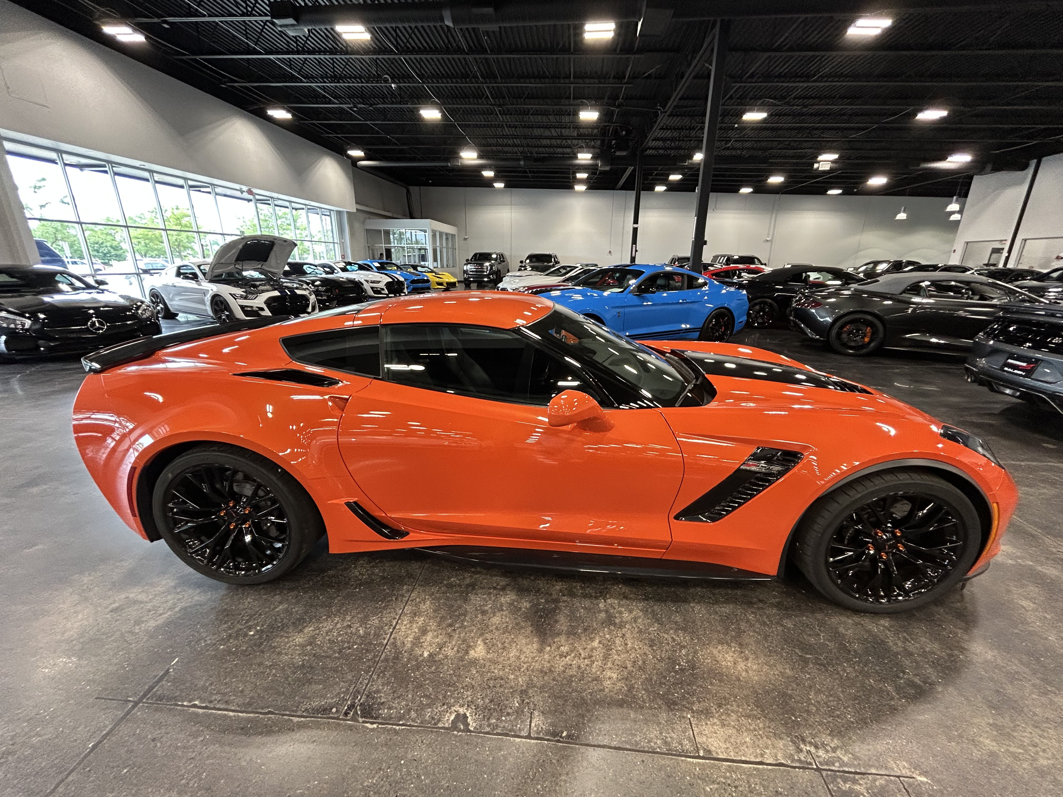 Used 2019 Chevrolet Corvette Z06 RWD image 2