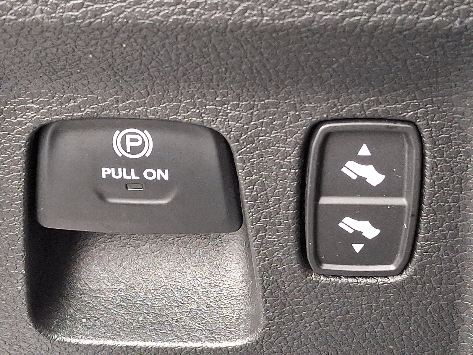 Certified 2025 RAM 1500 Laramie image 26